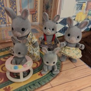 Calico Critters Bunny Family Of 5